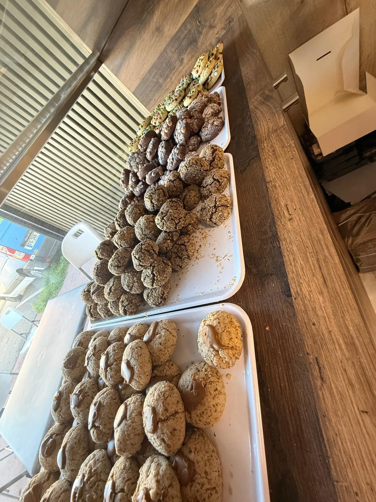 Cookies craquelés au chocolat et noisette faits maison